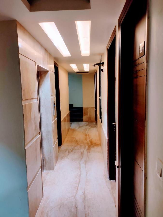 Oyo Flagship Silver Street New Delhi